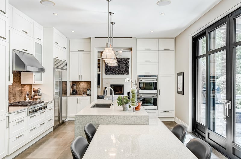 Luxury estate at 528 Rue du Sommet, Mont Saint-Hilaire — photo 10