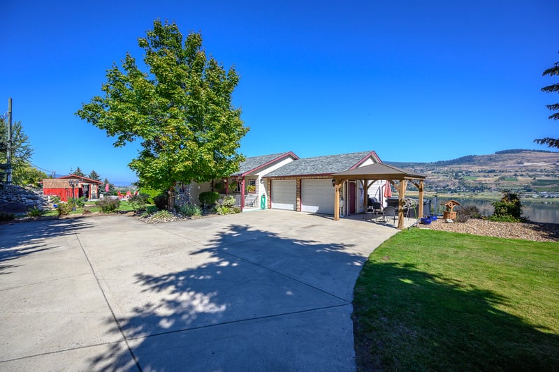 Luxury estate at 7199 Bremmer Road, Vernon, BC — photo 4