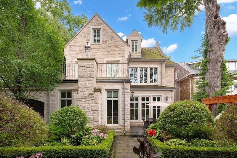 Luxury estate at 2 Montclair Avenue, Toronto — photo 14