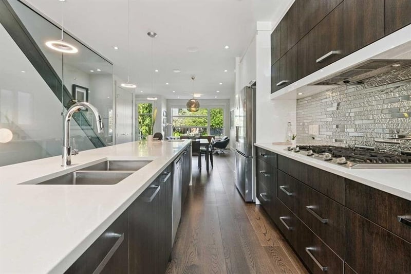 Luxury estate at 2026 32 Street Southwest, Calgary, AB — photo 6