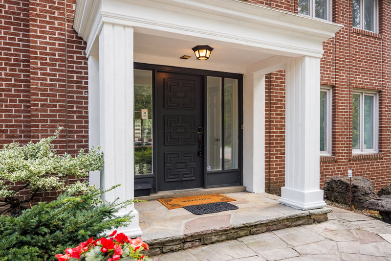 Luxury estate at 15 Old Colony Rd, Toronto, ON — photo 3