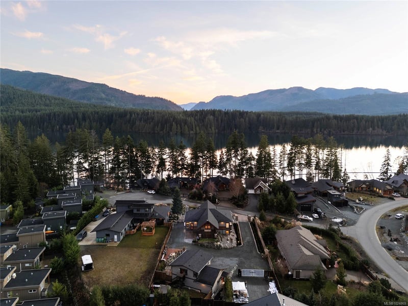 Luxury estate at 7343 Lakefront Place, Lake Cowichan, BC — photo 38