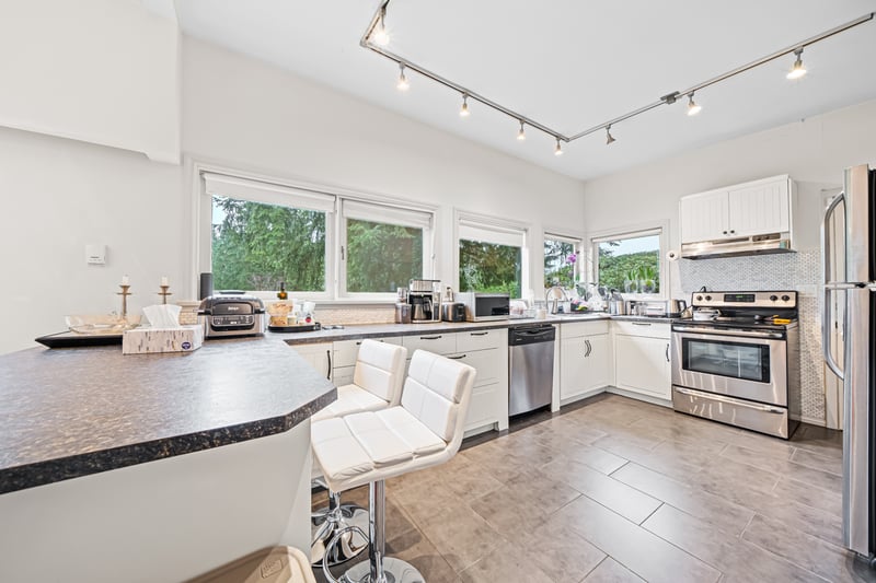 Luxury estate at 591 Southborough Dr, West Vancouver — photo 13