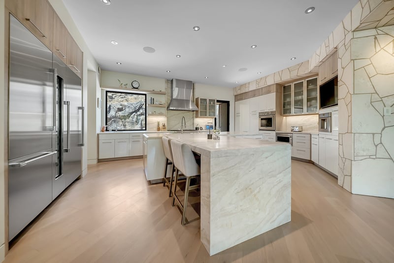 Luxury estate at 732 Highpointe Place, Kelowna, BC — photo 3