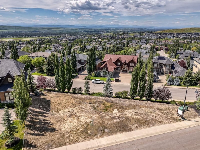Luxury estate at 7695 Elkton Drive Southwest, Calgary, AB — photo 5