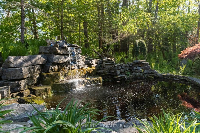 Luxury estate at 18 Elder Crescent, Hamilton, ON — photo 32