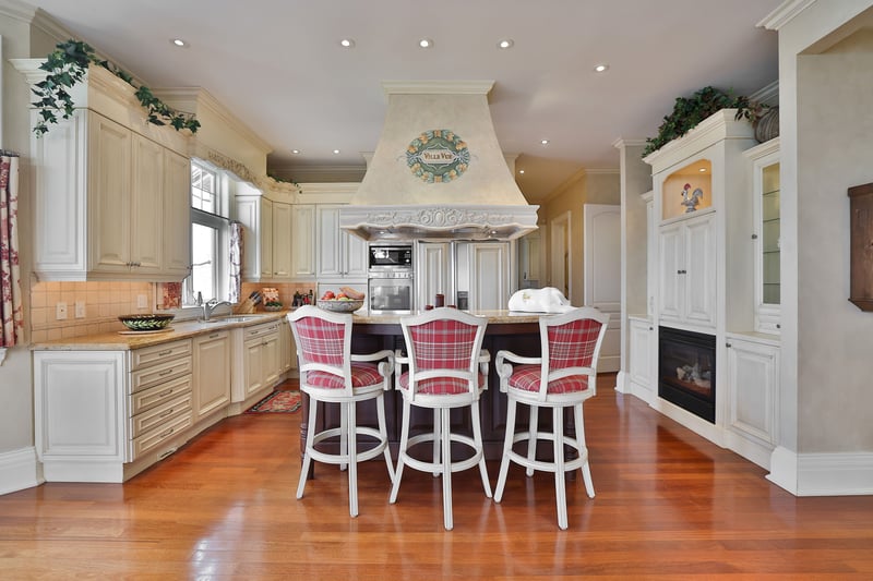 Luxury estate at 872 Whittier Crescent, Mississauga, ON — photo 7