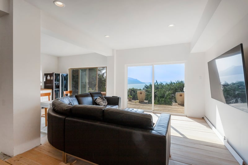 Luxury estate at 270 Mountain Drive, Lions Bay, BC — photo 24