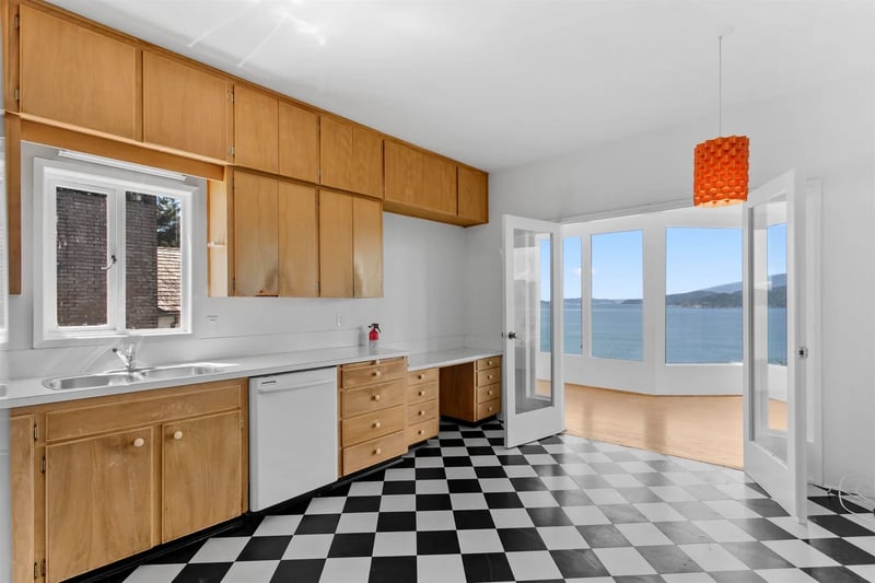 Luxury estate at 150 Panorama Road, Lions Bay, BC — photo 31
