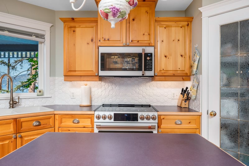 Luxury estate at 9725 Cameron Road, Vernon, BC — photo 14