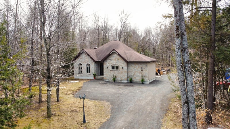 Luxury estate at 162 Rue du Sanctuaire, Saint-Colomban — photo 33
