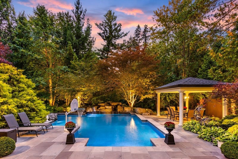 Luxury estate at 21 Harrington Place, Hamilton, ON — photo 20