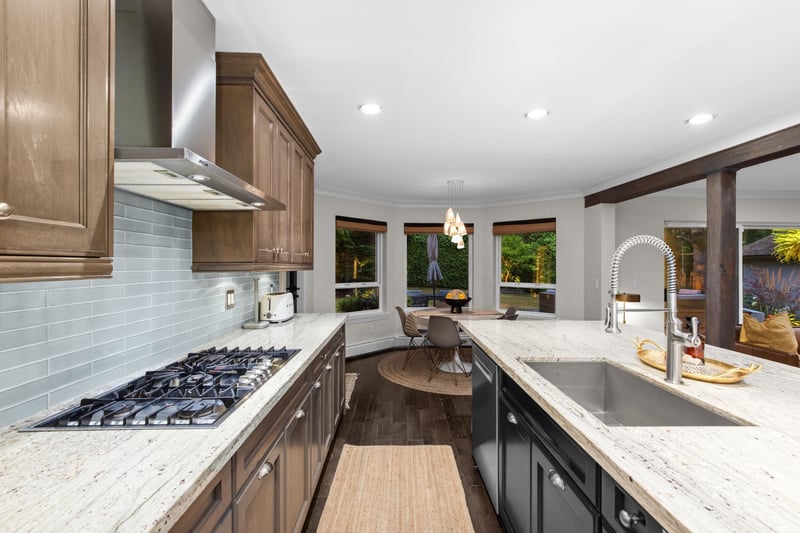 Luxury estate at 13877 32 Avenue, Surrey, BC — photo 13