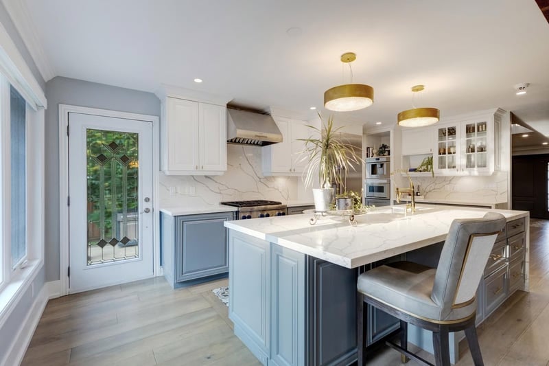 Luxury estate at 807 Indian Road, Mississauga, ON — photo 8