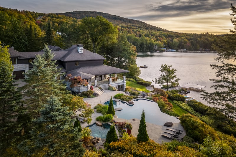 Luxury estate at 367 Ch du Tour-du-Lac, Lac-Beauport — photo 1