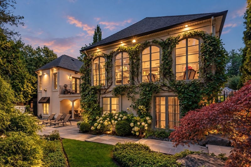 Luxury estate at 21 Harrington Place, Hamilton, ON — photo 3