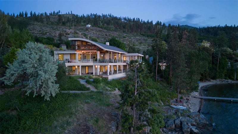 Luxury estate at 5560 Lakeshore Road, Kelowna, BC — photo 2
