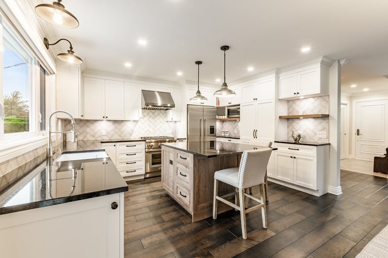 Luxury estate at 3800 Rue Martinique, Brossard, QC — photo 8