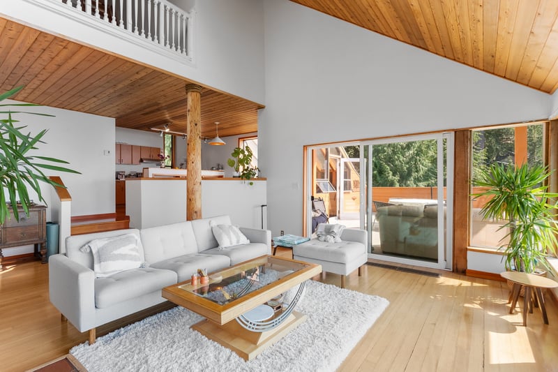 Luxury estate at 270 Mountain Drive, Lions Bay, BC — photo 7
