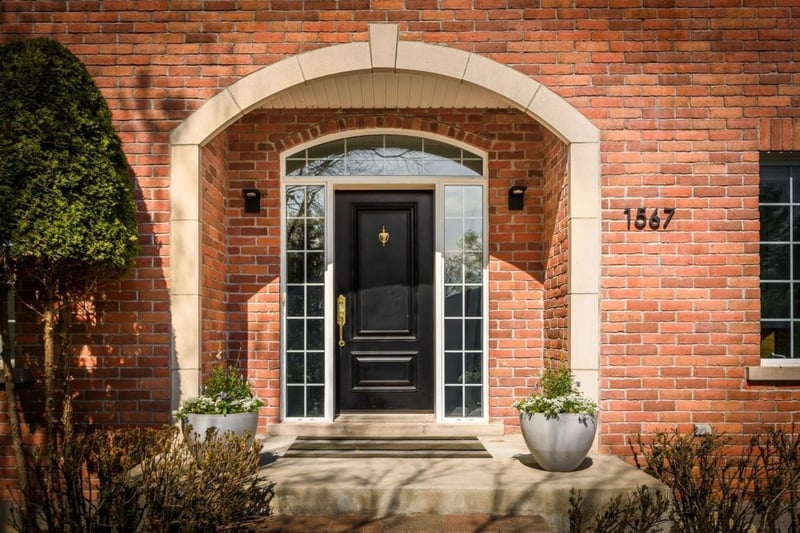 Luxury estate at 1567 Rue des Mésanges, Saint-Bruno-de-Montarville, QC — photo 3