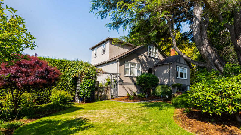 Luxury estate at 2741 Dufferin Avenue, Victoria, BC — photo 17