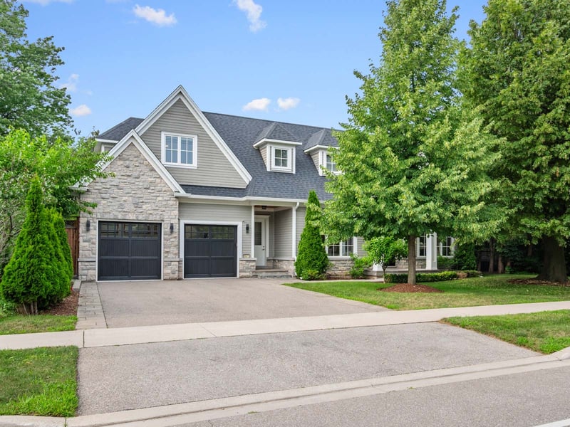 Luxury estate at 1077 Bridge Road, Oakville, ON — photo 3