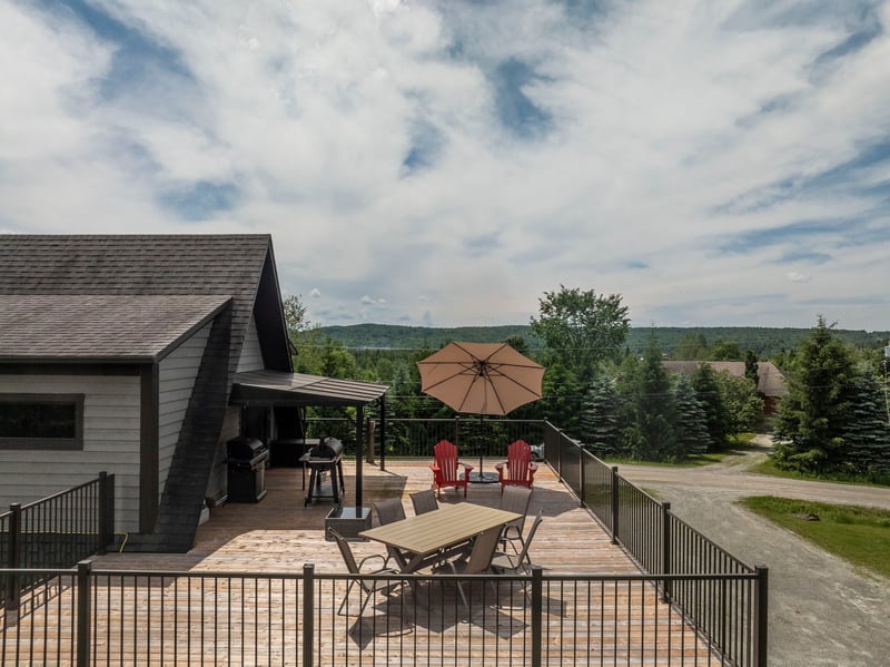 Luxury estate at 8 Rue des Cascades, Eastman, QC — photo 2