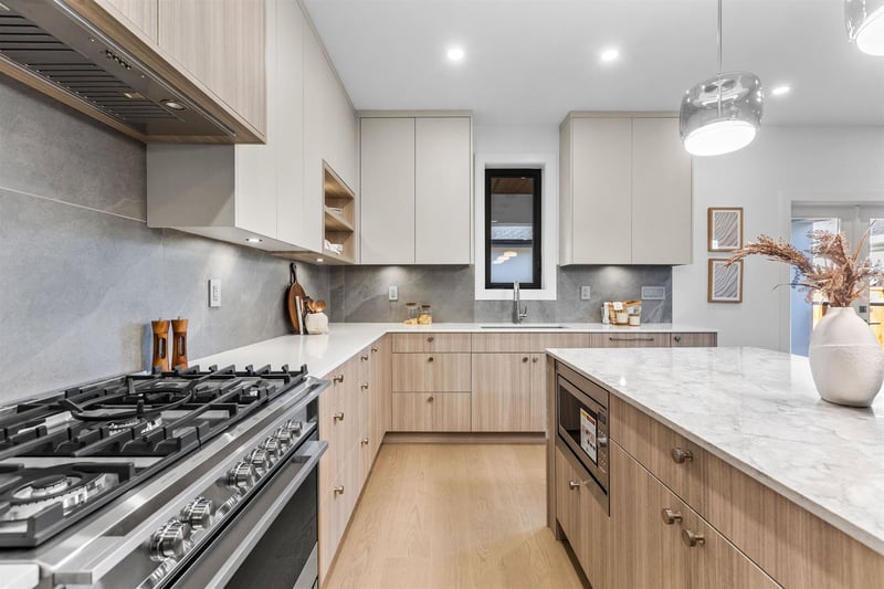 Luxury estate at 2-7061 Paulus Crescent #2, Burnaby, BC — photo 8