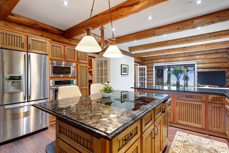 Luxury estate at 325 Bayview Road, Lions Bay, BC — photo 9