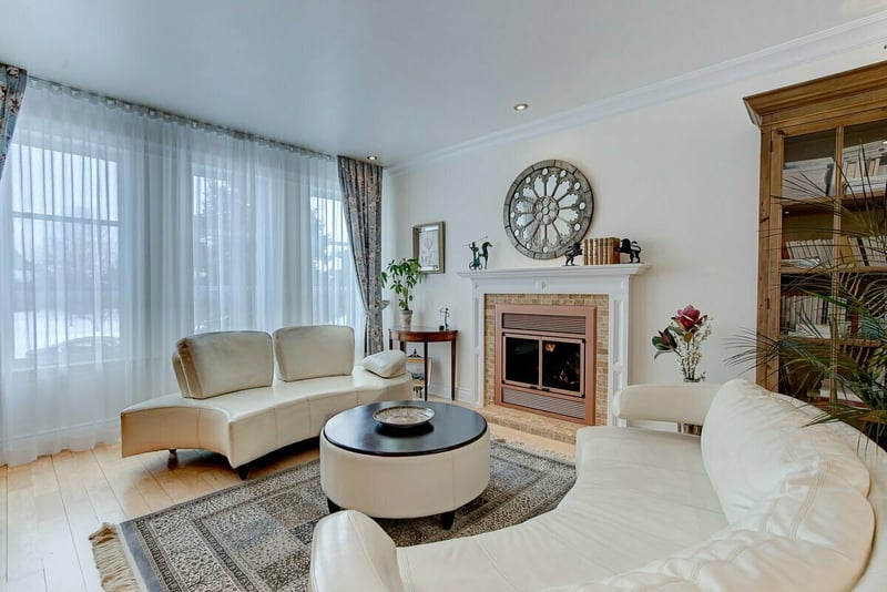 Luxury estate at 2 Rue Duceppe, Candiac — photo 3