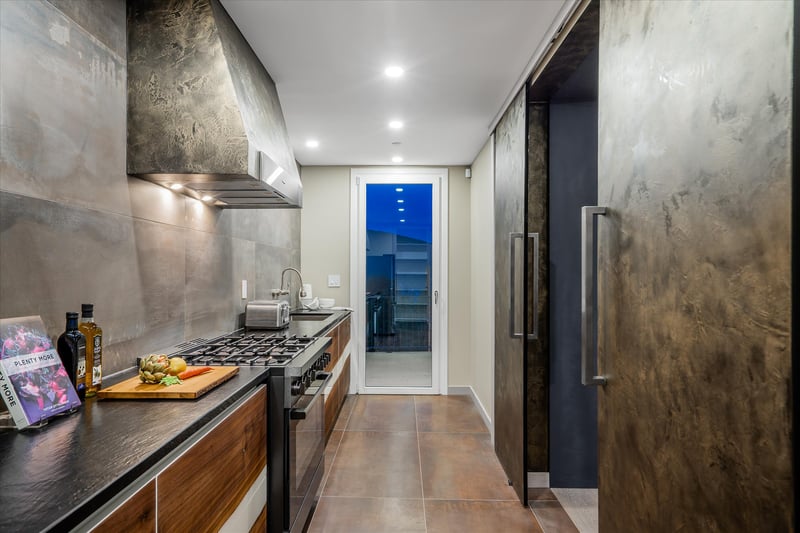 Luxury estate at 594 Craigmohr Drive, West Vancouver — photo 11