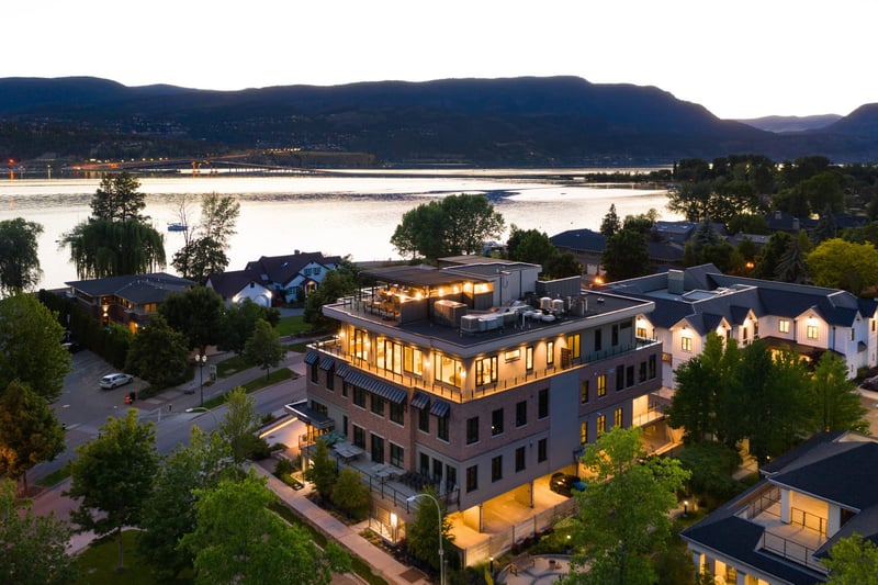 Luxury estate at 2245 Abbott Street, Kelowna, BC — photo 2