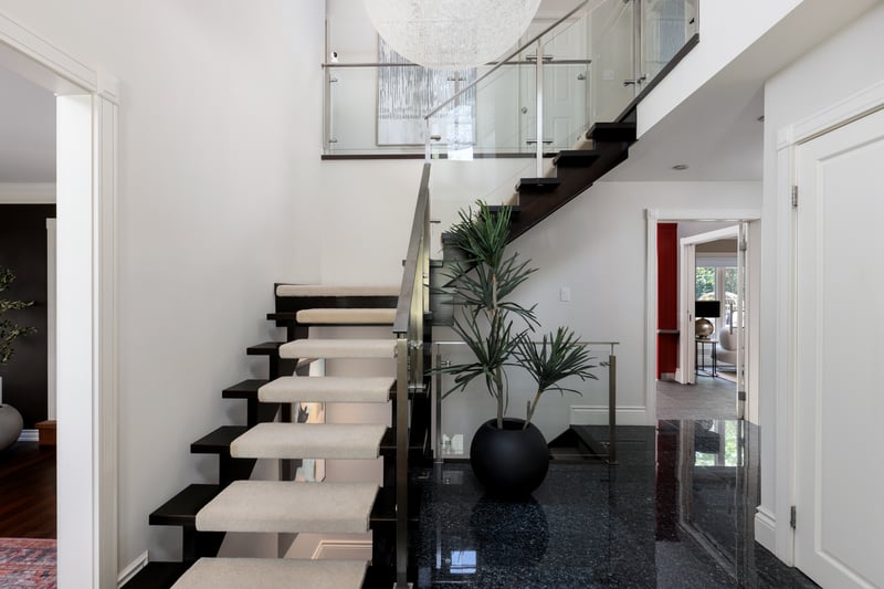 Luxury estate at 262 Mary St, Oakville, ON — photo 3