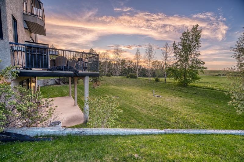 Luxury estate at 40 Blueridge Bay, Calgary, AB — photo 6