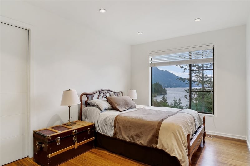 Luxury estate at 50 Sweetwater Place, Lions Bay — photo 17