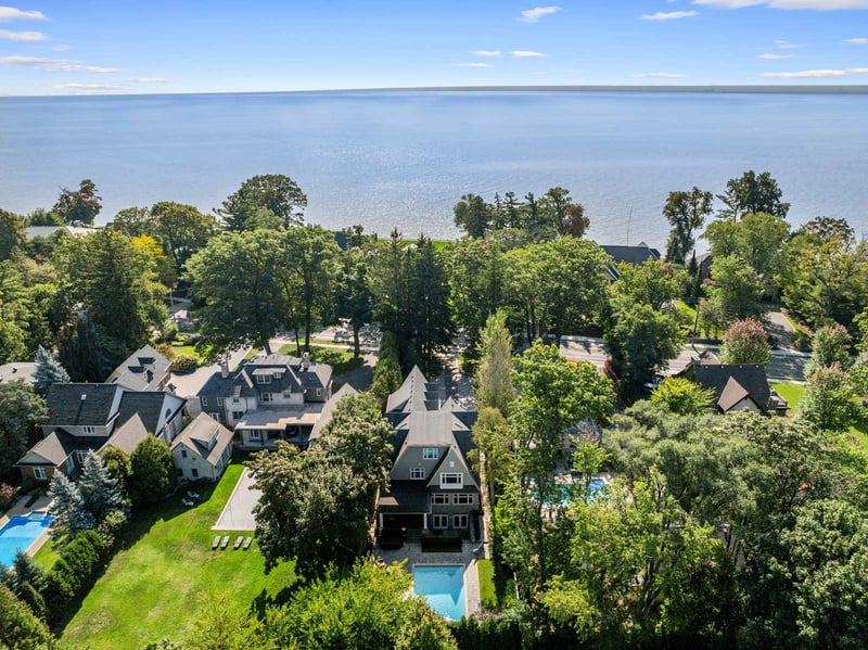 Luxury estate at 3087 Lakeshore Road, Burlington, ON — photo 32