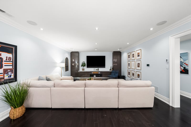 Luxury estate at 363 Niar Avenue, Mississauga, ON — photo 28