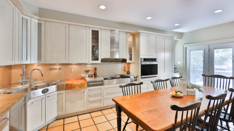 Luxury estate at 5570 McFarren Boulevard, Mississauga, ON — photo 6