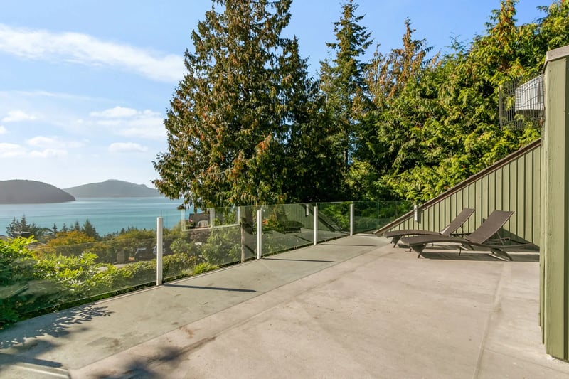 Luxury estate at 45 Sweetwater Place, Lions Bay — photo 11