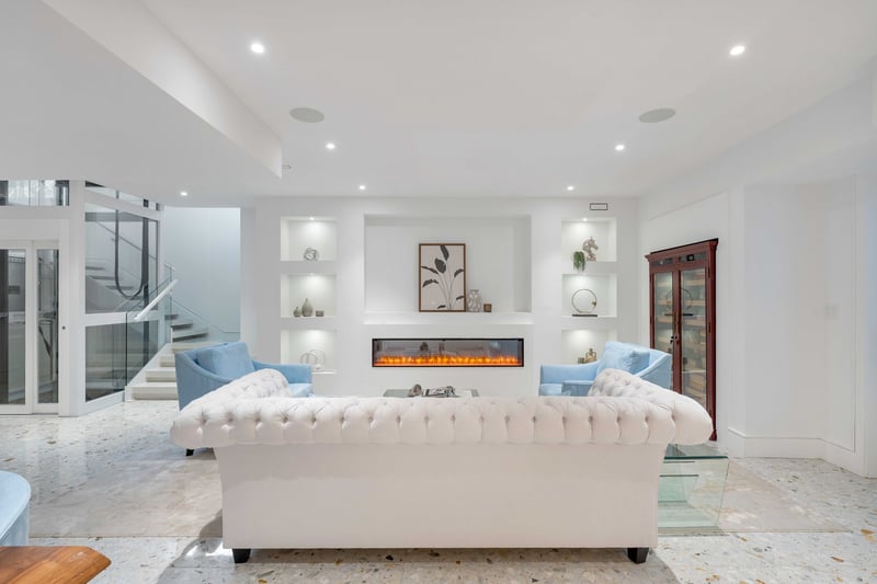 Luxury estate at 1589 Glenhill Crescent, Mississauga, ON — photo 38