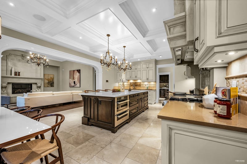 Luxury estate at 12055 265A Street, Maple Ridge, BC — photo 15