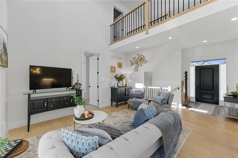 Luxury estate at 242 Mount Pleasant Street, Brantford, ON — photo 7