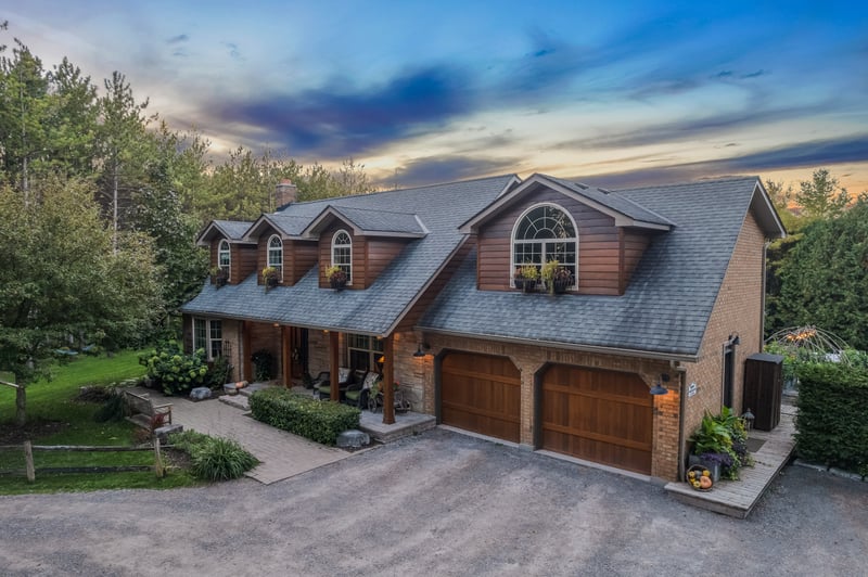 Luxury estate at 40 Hurd Street, Oshawa, ON — photo 2