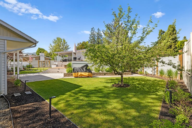 Luxury estate at 624 Armour Crescent, Kelowna, BC — photo 5