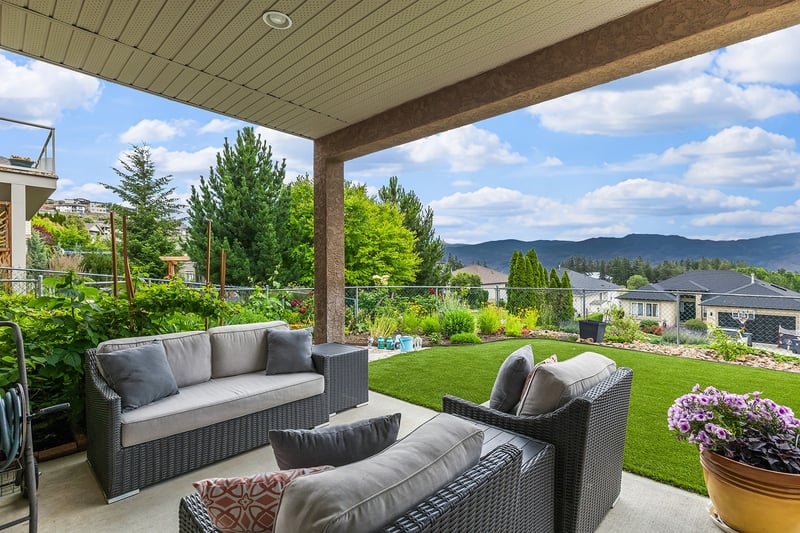 Luxury estate at 3069 Bridlehill Drive, West Kelowna, BC — photo 2