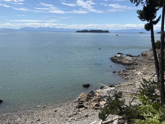Luxury estate at 1801 Arbutus Point Road, Bowen Island, BC — photo 4