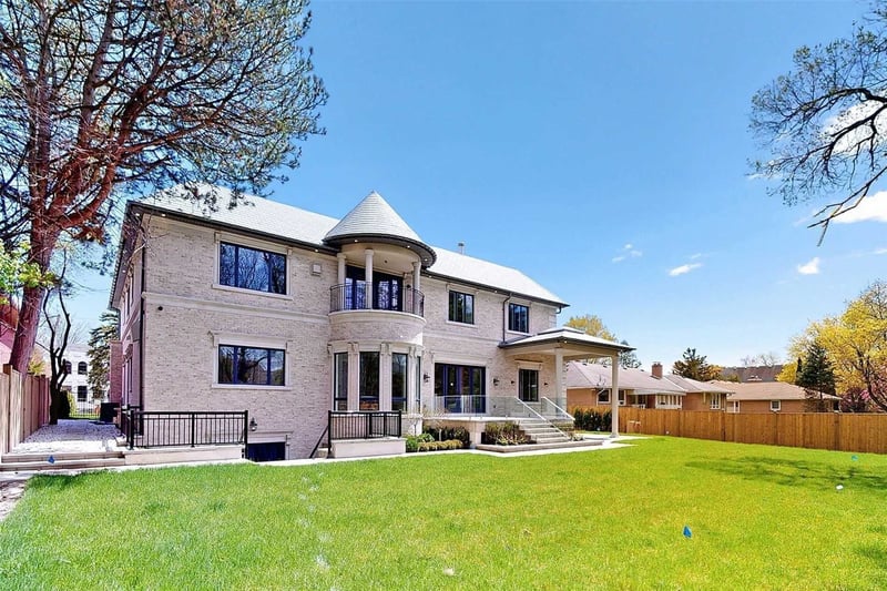 Luxury estate at 4 Sandfield Road, Toronto — photo 16
