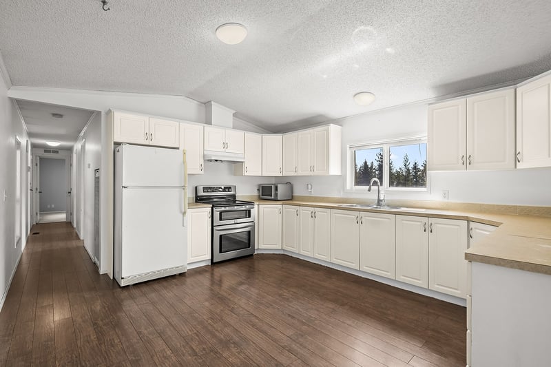 Luxury estate at 5090 Mackinnon Road, Peachland, BC — photo 11
