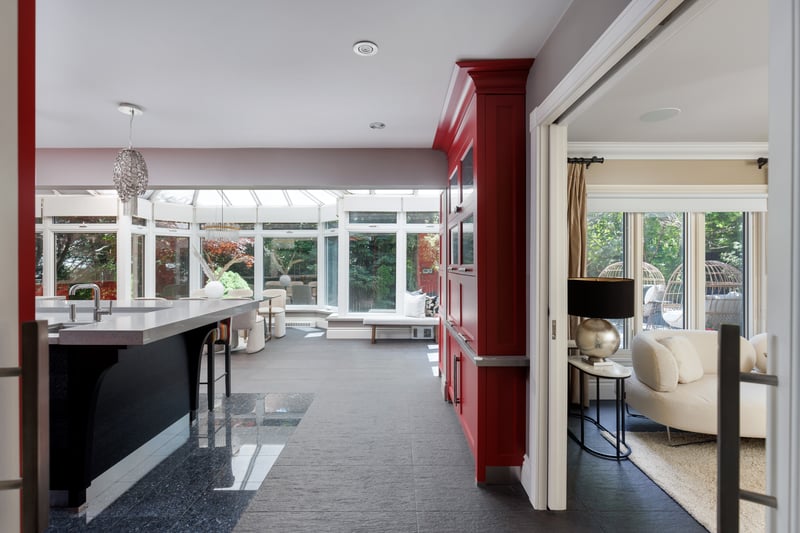 Luxury estate at 262 Mary St, Oakville, ON — photo 5