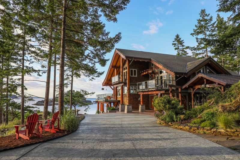 Luxury estate at 2100 Redonda Drive, Quadra Island — photo 1